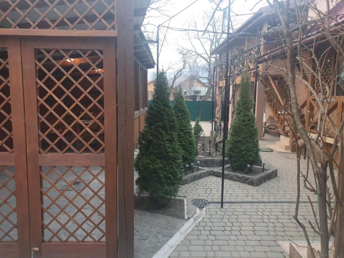 Садиба "У Юлії" 스발랴바 외부 사진